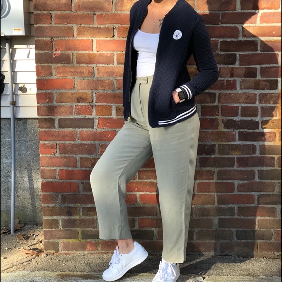 Meet your Posher, Sarina with amazing style! - Picture 3 of 8